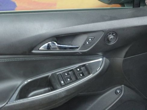 Used 2018 Chevrolet Cruze Premier w/ Premier True North Edition FWD image 13