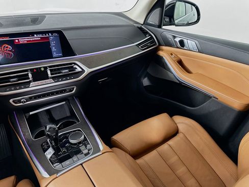 Used 2021 BMW X7 xDrive40i w/ Premium Package image 24