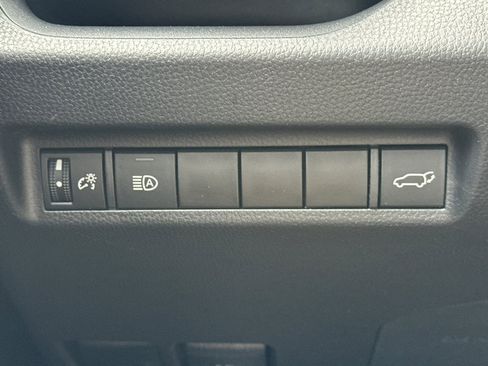 Certified 2022 Toyota RAV4 XLE image 33