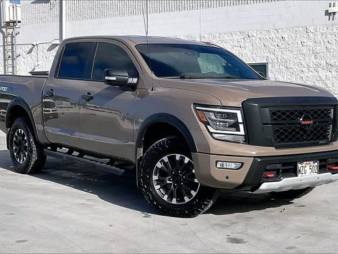 Used 2021 Nissan Titan PRO-4X w/ Pro-4x Convenience Package AWD/4WD image 21