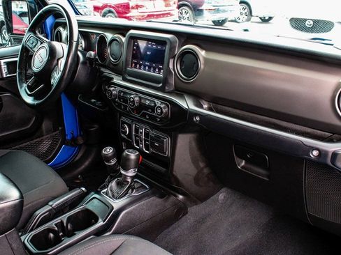 Used 2022 Jeep Gladiator Willys image 40