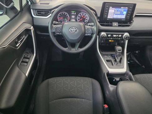 Used 2020 Toyota RAV4 XLE w/ Convenience Package FWD image 12
