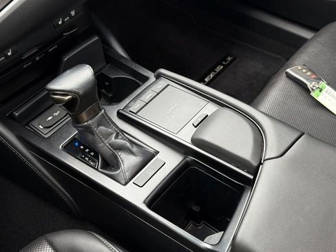 Used 2019 Lexus ES 350 w/ Premium Package FWD image 32