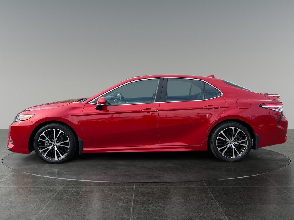 Used 2020 Toyota Camry SE w/ Cold Weather Package AWD/4WD image 5