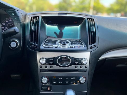 Used 2015 INFINITI Q40 w/ Navigation Package RWD image 16
