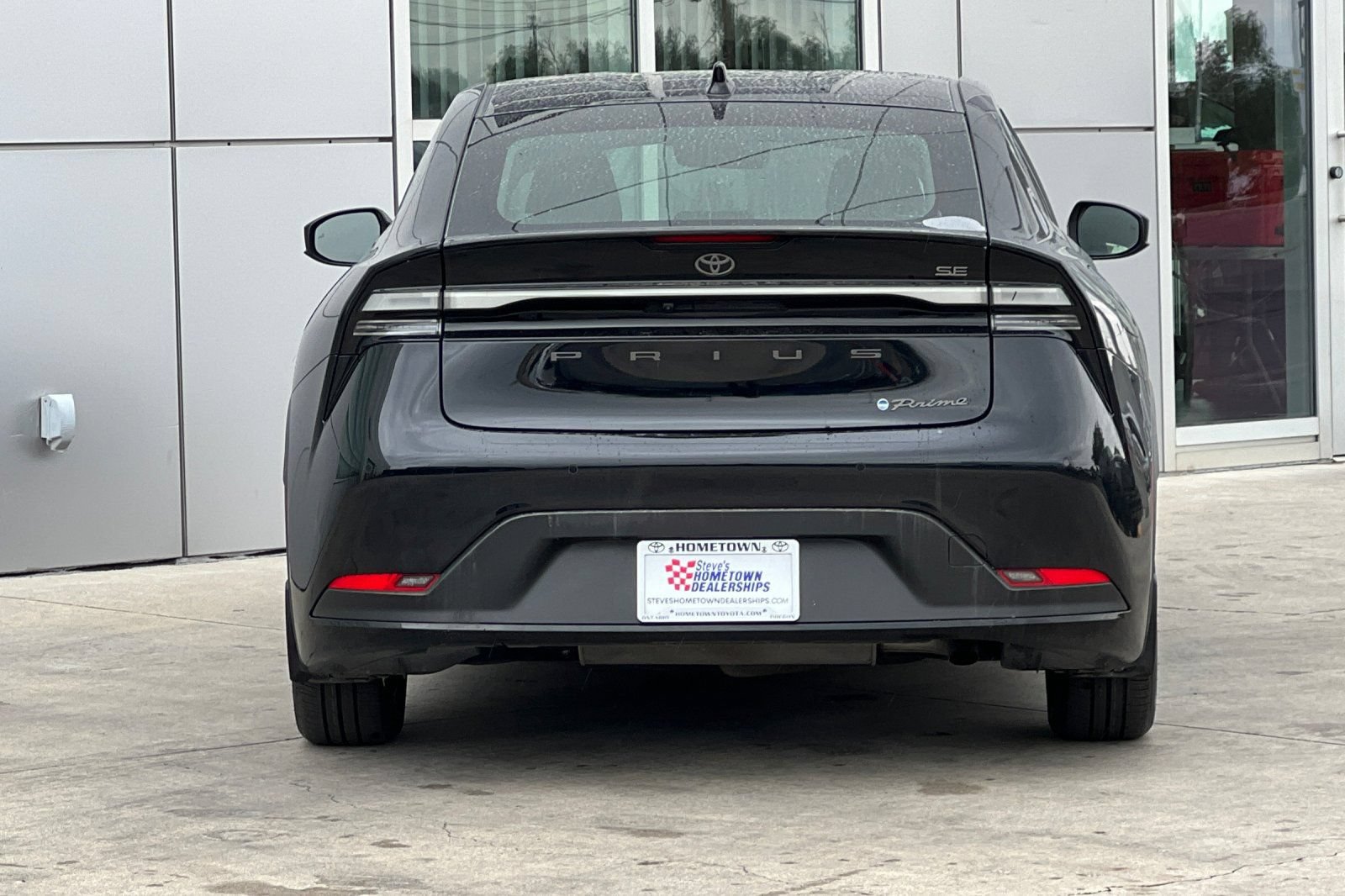 Used 2024 Toyota Prius Prime FWD image 5