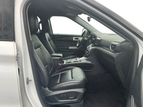 Used 2023 Ford Explorer XLT w/ Equipment Group 202A AWD/4WD image 22