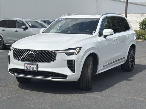 Used 2026 Volvo XC90 B6 Plus w/ Protection Package Premier AWD/4WD image 3