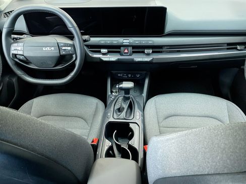 Certified 2025 Kia K4 EX image 31