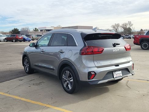 Used 2022 Kia Niro LXS image 3