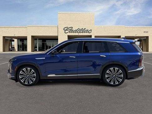 Used 2026 Cadillac Vistiq Premium Luxury w/ LPO, Floor Liner Package AWD/4WD image 8