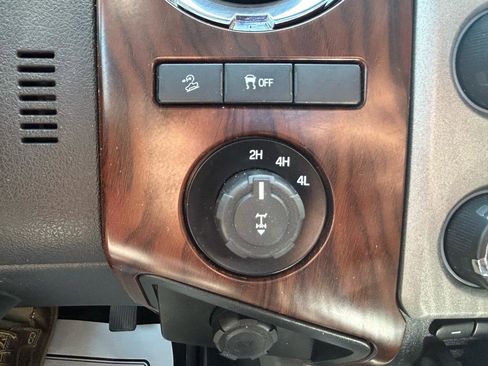 Used 2014 Ford F350 Lariat AWD/4WD image 27