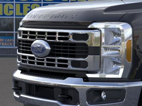 New 2025 Ford F350 XLT w/ 360-Degree Camera Package AWD/4WD image 17