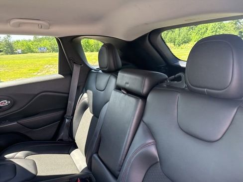 Used 2020 Jeep Cherokee Trailhawk w/ Cold Weather Group AWD/4WD image 27