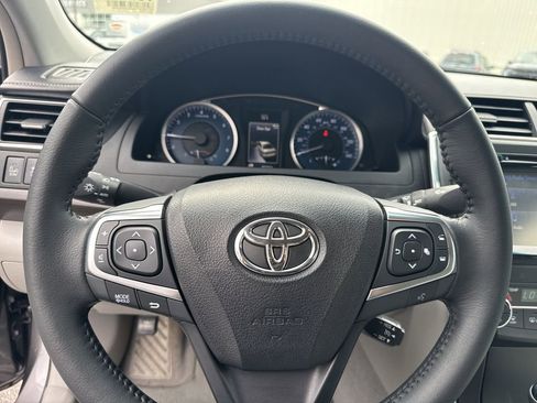 Used 2016 Toyota Camry XLE w/ Moonroof Package FWD image 23