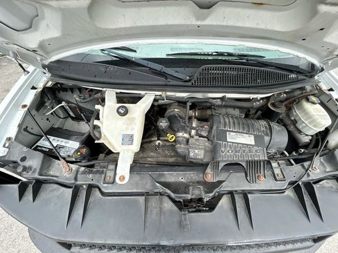 Used 2016 Chevrolet Express 2500 RWD image 18