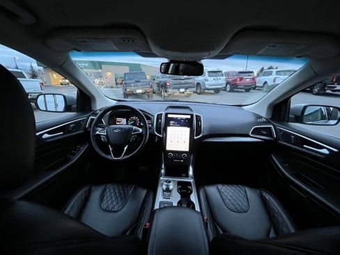 Used 2024 Ford Edge Titanium image 31