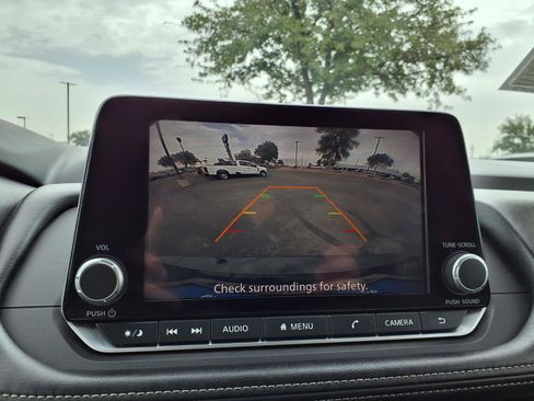 Used 2025 Nissan Rogue SV AWD/4WD image 24