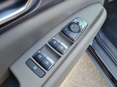 New 2026 Kia Carnival EX FWD image 21