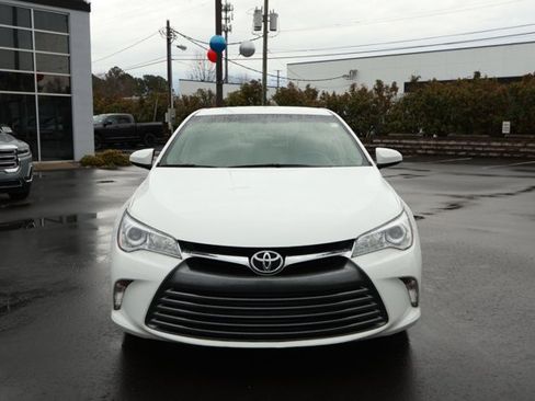 Used 2017 Toyota Camry LE image 2