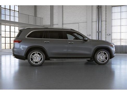 Used 2023 Mercedes-Benz GLS 450 4MATIC image 18
