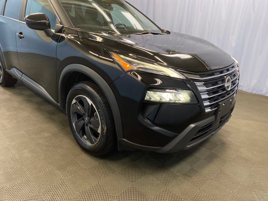 Used 2025 Nissan Rogue SV AWD/4WD image 46