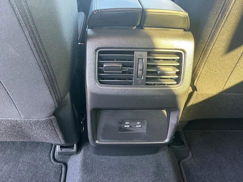 Certified 2024 Nissan Rogue SV image 24