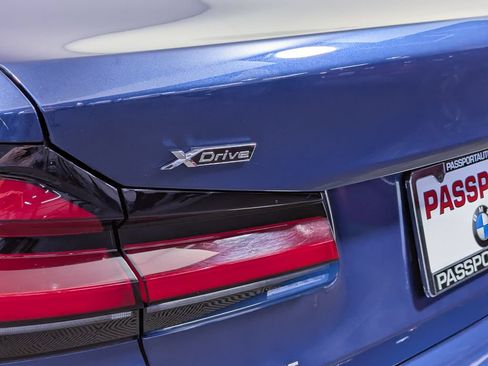 Certified 2023 BMW 530i xDrive w/ Premium Package AWD/4WD image 12