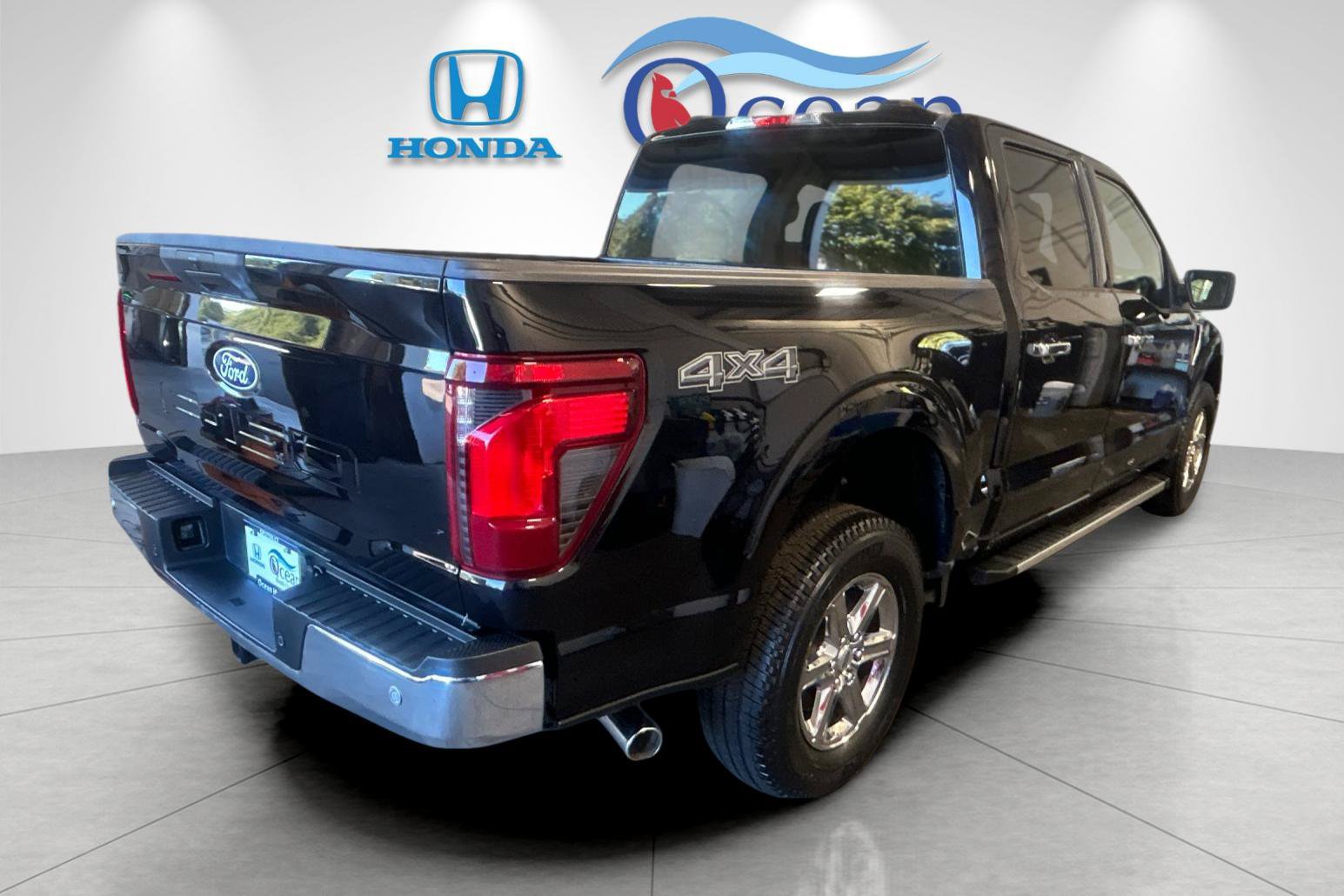Used 2025 Ford F150 XLT w/ Equipment Group 301A Standard AWD/4WD image 3