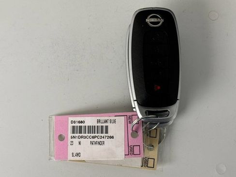 Used 2023 Nissan Pathfinder SL image 22