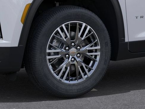 New 2026 Chevrolet Traverse LT w/ Driver Confidence Package FWD image 9
