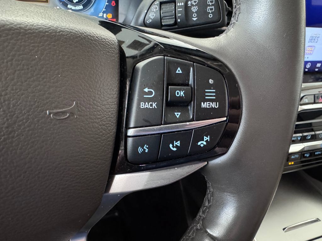 Used 2024 Ford Explorer Platinum w/ Technology Package AWD/4WD image 17
