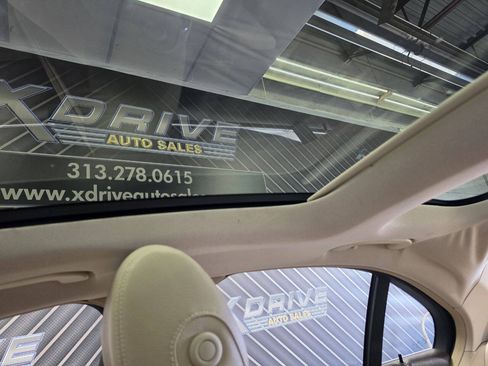 Used 2015 Mercedes-Benz C 300 4MATIC Sedan image 24