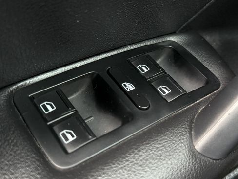 Used 2012 Volkswagen Passat 2.5 S FWD image 23