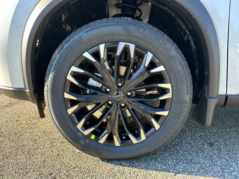 New 2026 Nissan Rogue SV FWD image 11