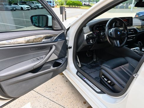Used 2021 BMW M550i xDrive w/ Executive Package AWD/4WD image 14