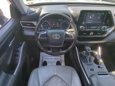 Used 2022 Toyota Highlander Bronze Edition AWD/4WD image 7