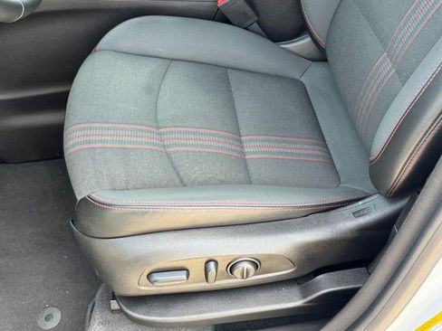 Used 2024 Chevrolet Equinox RS AWD/4WD image 23