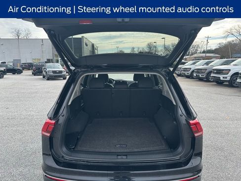 Used 2022 Volkswagen Tiguan SE image 14