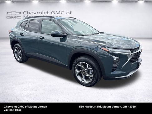 Used 2026 Chevrolet Trax LT FWD image 8