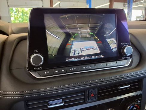 Certified 2025 Nissan Rogue SV w/ SV Premium Package image 9