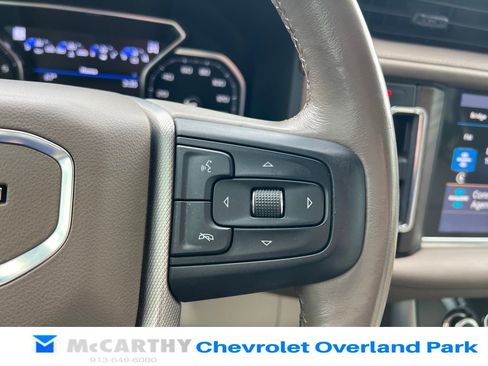 Used 2021 GMC Yukon Denali w/ Denali Premium Package AWD/4WD image 14
