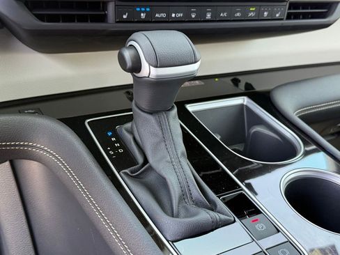 Certified 2025 Toyota Sienna Limited AWD/4WD image 28