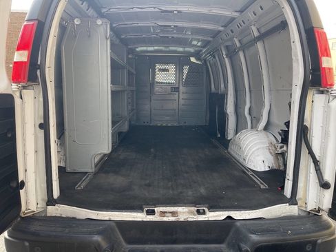 Used 2018 GMC Savana 2500 Extended RWD image 16