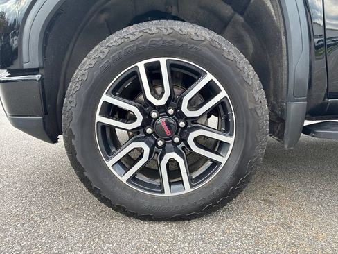 Used 2025 GMC Sierra 1500 AT4 w/ Technology Package AWD/4WD image 27