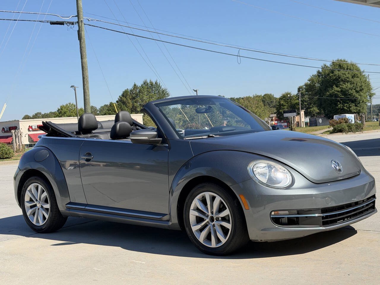 Used 2013 Volkswagen Beetle TDI FWD image 3