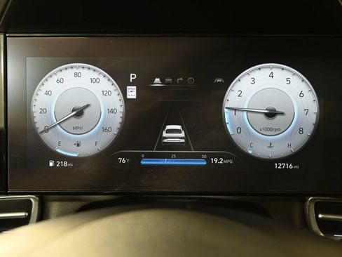 Used 2024 Hyundai Elantra SEL w/ Convenience Package FWD image 24