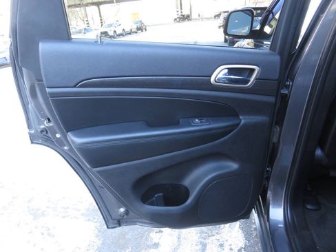 Used 2015 Jeep Grand Cherokee Laredo w/ Quick Order Package 23E AWD/4WD image 26