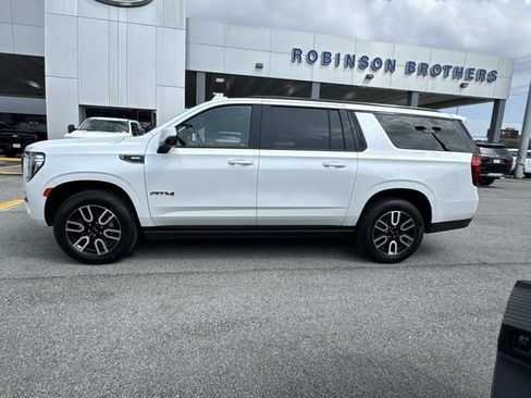 Used 2021 GMC Yukon XL AT4 w/ AT4 Premium Plus Package AWD/4WD image 8