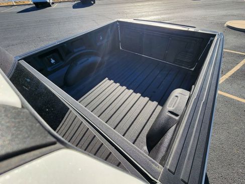 Used 2023 Ford F150 Limited image 9